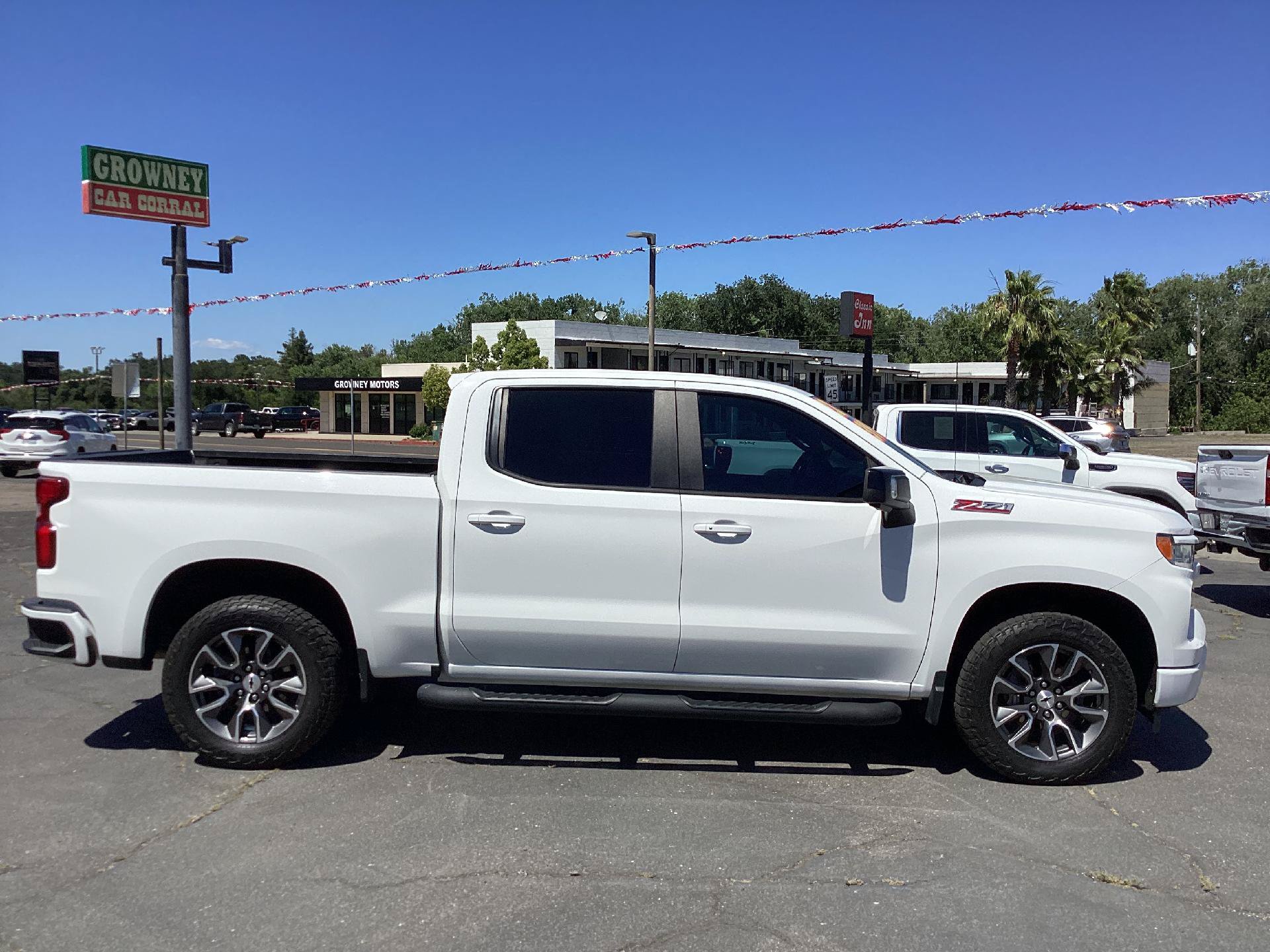 Used 2022 Chevrolet Silverado 1500 RST w/ All Star Edition Plus AWD/4WD image 2