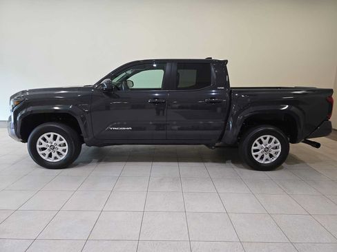 Certified 2025 Toyota Tacoma SR5 w/ SR5 Upgrade Package AWD/4WD image 3