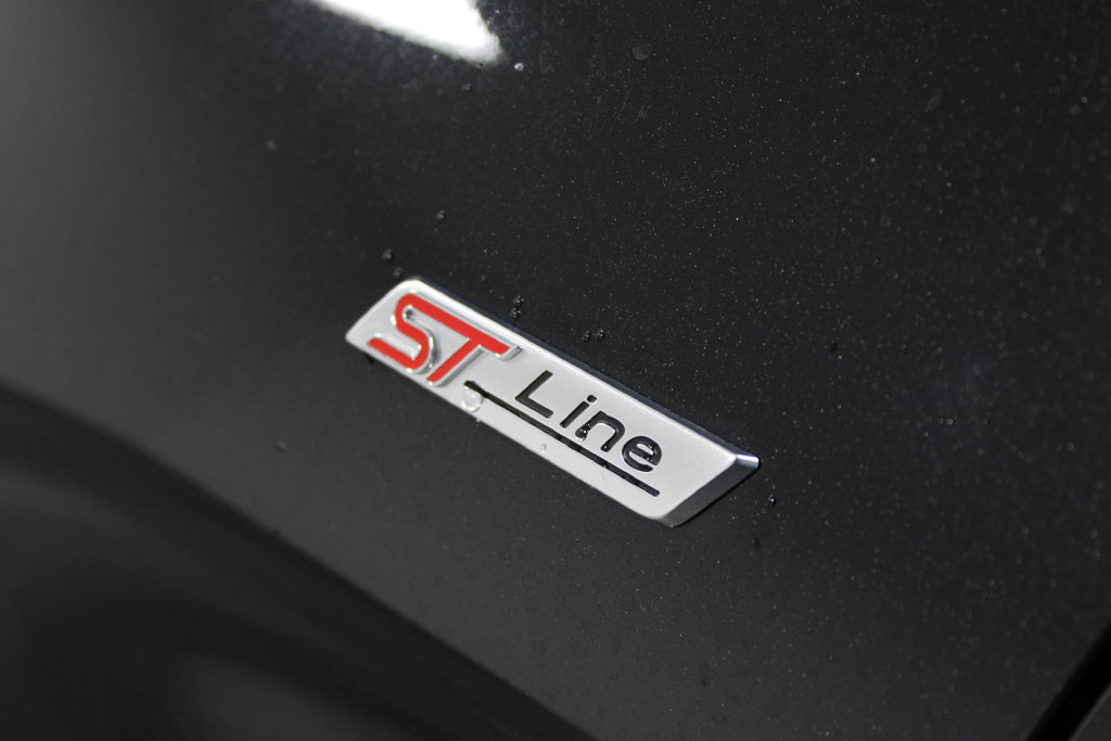 Used 2025 Ford Explorer ST-Line AWD/4WD image 12