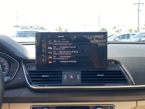 Used 2023 Audi Q5 e Premium w/ Convenience Package AWD/4WD image 20