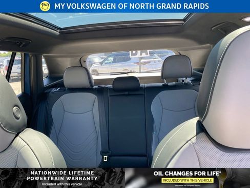 New 2026 Volkswagen Tiguan SE R-Line AWD/4WD image 14