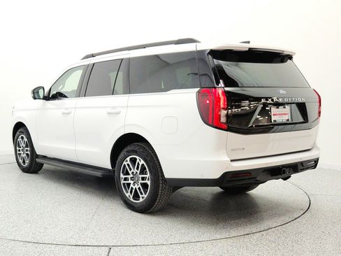 Used 2025 Ford Expedition Active AWD/4WD image 7