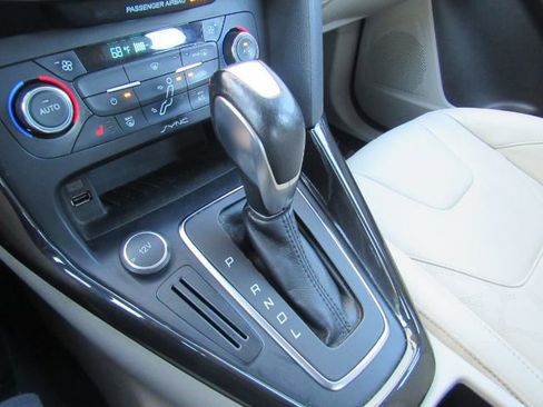 Used 2016 Ford Focus Electric Hatchback image 48