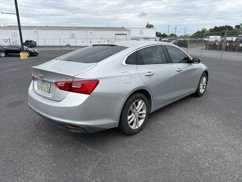 Used 2016 Chevrolet Malibu LT FWD image 3