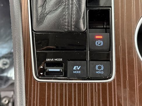 Used 2021 Toyota Sienna LE image 25