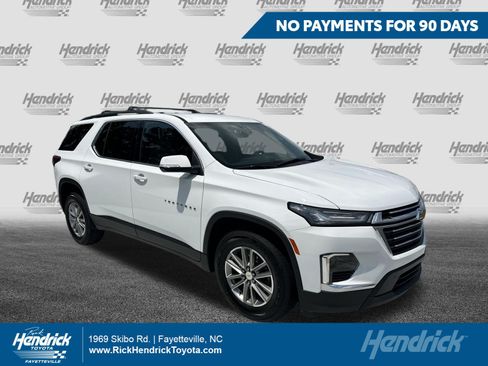 Used 2023 Chevrolet Traverse LT FWD image 1