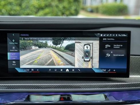 Used 2023 BMW i7 xDrive60 w/ Executive Package 2 AWD/4WD image 33