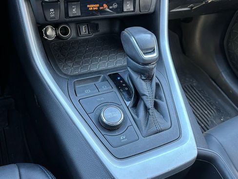 Used 2022 Toyota RAV4 XSE image 11