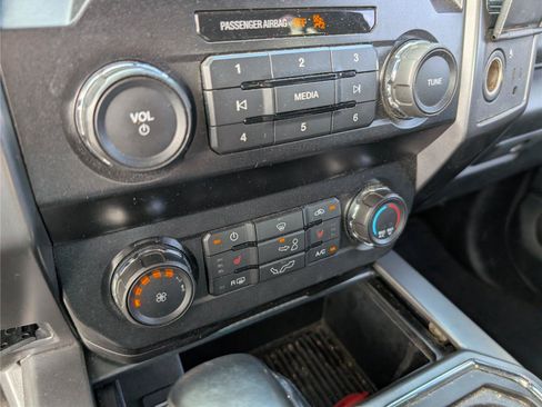 Used 2019 Ford F150 XLT w/ Equipment Group 302A Luxury AWD/4WD image 19
