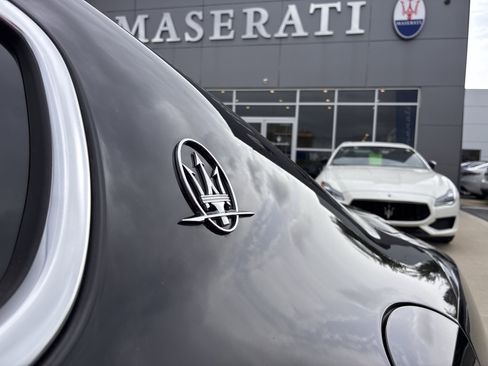 Used 2021 Maserati Quattroporte S GranLusso image 12