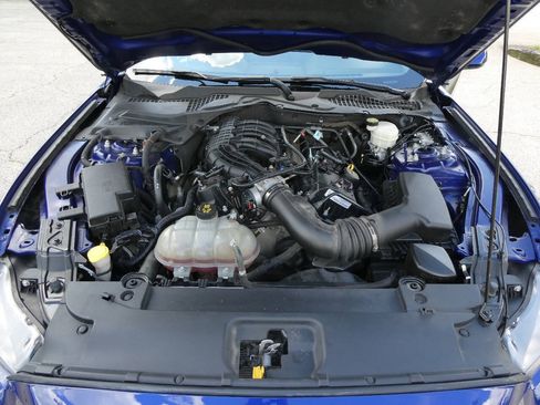 Used 2015 Ford Mustang Coupe RWD image 31