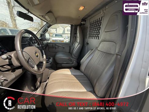 Used 2021 Chevrolet Express 3500 Extended w/ Driver Convenience Package RWD image 9
