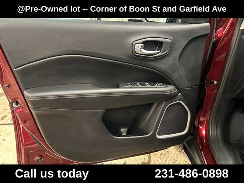 Used 2021 Jeep Compass Latitude w/ Convenience Group AWD/4WD image 15