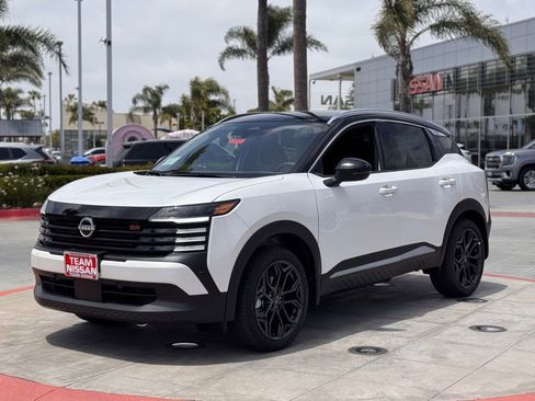 New 2025 Nissan Kicks SR image 4