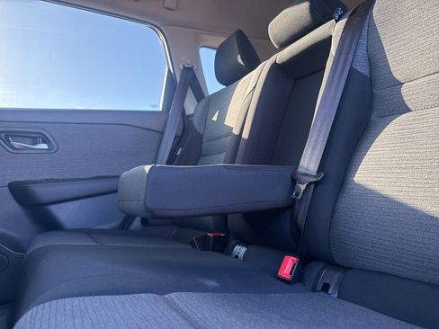 Certified 2023 Nissan Rogue SV FWD image 35
