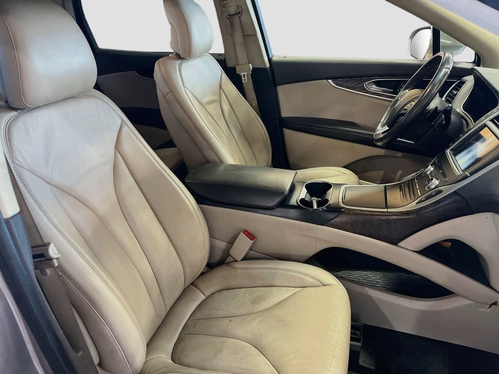Used 2018 Lincoln MKX Select w/ Select Plus Package AWD/4WD image 29
