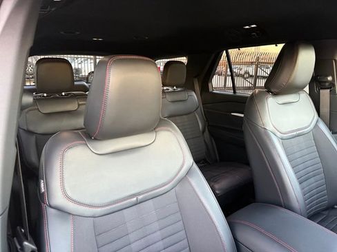 Certified 2025 Ford Explorer ST-Line w/ Premium Package image 9