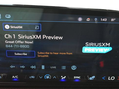 Used 2025 Chevrolet Traverse Z71 w/ Driver Confidence Package AWD/4WD image 31