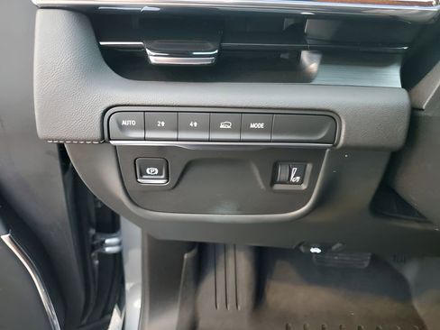 Certified 2024 Cadillac Escalade Premium Luxury image 34