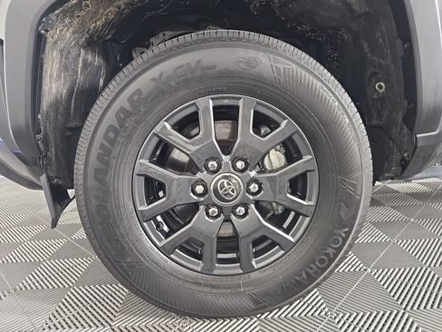 Used 2025 Toyota 4Runner SR5 RWD image 7