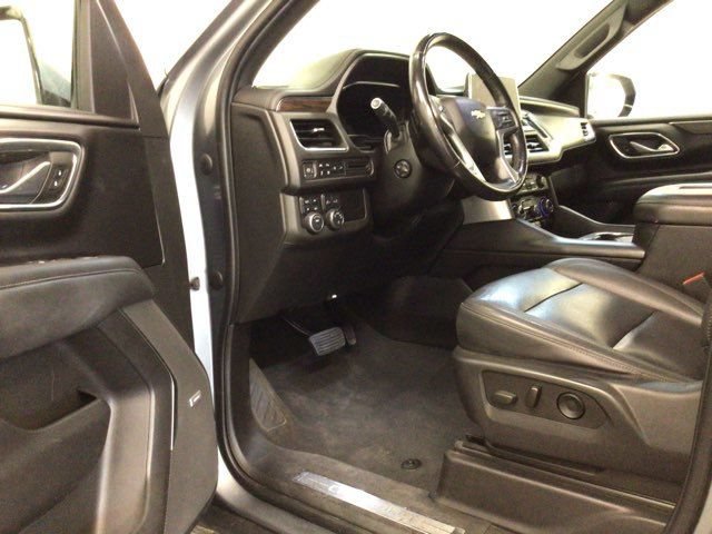 Used 2022 Chevrolet Suburban LT w/ LT Signature Plus Package AWD/4WD image 15