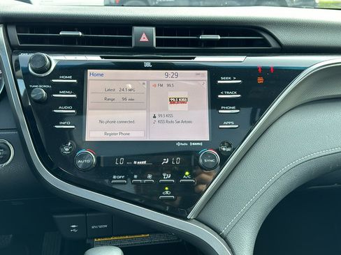 Used 2018 Toyota Camry XSE FWD image 32
