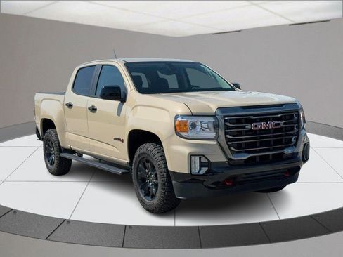 Used 2022 GMC Canyon AT4 image 2