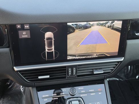 Used 2021 Porsche Cayenne Coupe image 19