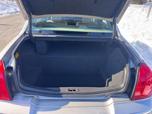 Used 2008 Lincoln Town Car Signature Limited image 10