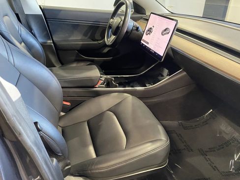 Used 2018 Tesla Model 3 Mid Range image 6