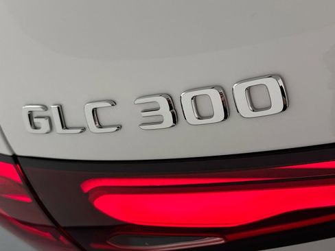 New 2026 Mercedes-Benz GLC 300 image 8