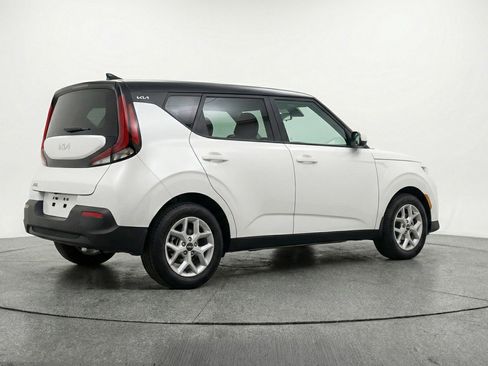 Used 2025 Kia Soul LX w/ LX Technology Package image 7