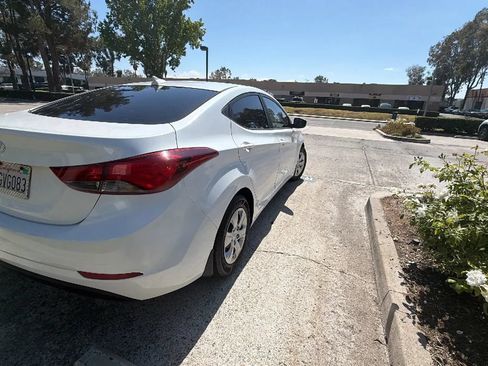 Used 2016 Hyundai Elantra SE FWD image 6