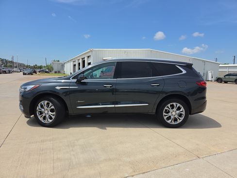 Used 2019 Buick Enclave Avenir w/ Avenir Technology Package FWD image 8