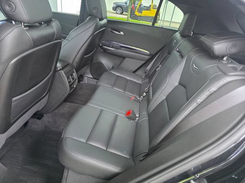 Used 2023 Cadillac XT4 Luxury w/ Cold Weather Package AWD/4WD image 20