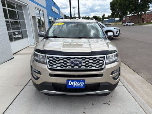 Used 2017 Ford Explorer Platinum AWD/4WD image 7