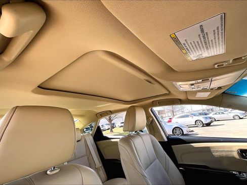 Used 2017 Toyota Avalon Limited image 13