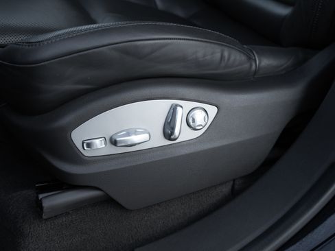 Used 2018 Porsche Cayenne image 23