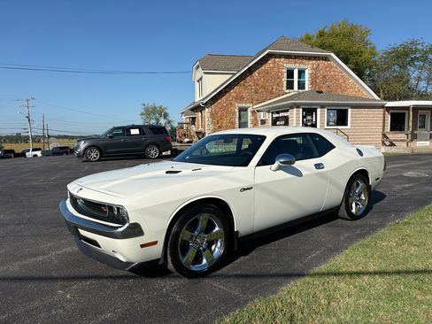 Used 2009 Dodge Challenger R/T w/ Sound Group image 1