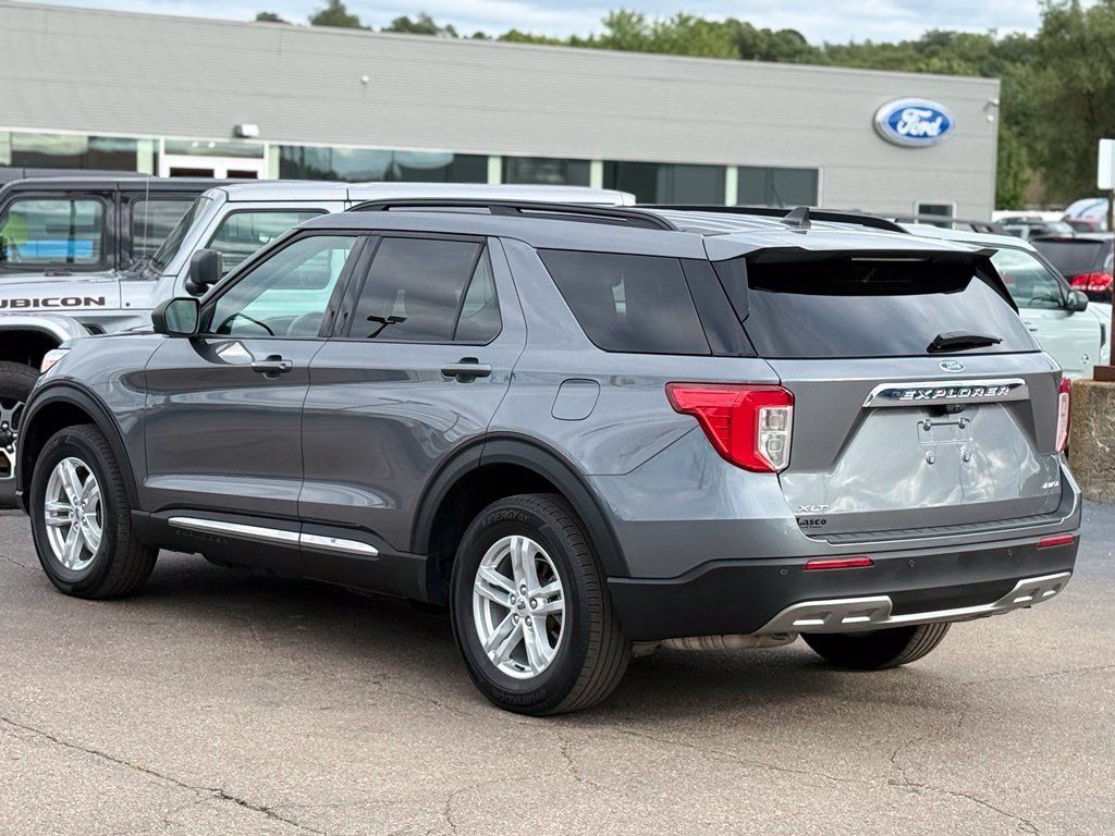 Used 2024 Ford Explorer XLT w/ Equipment Group 202A AWD/4WD image 36