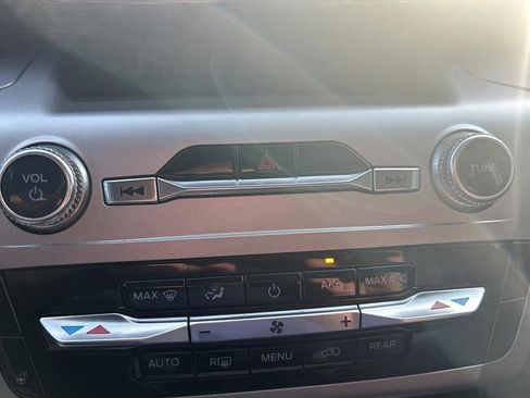 Used 2022 Ford Explorer XLT w/ Equipment Group 202A image 15