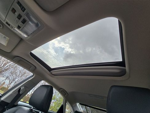 Used 2018 Toyota Avalon Limited w/ All Weather Liner Package image 21