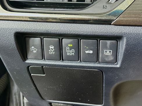 Used 2017 Toyota Avalon Limited FWD image 16