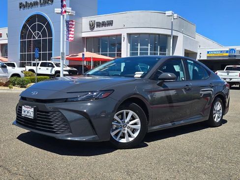 Used 2025 Toyota Camry LE FWD image 3