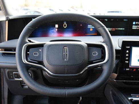 New 2026 Lincoln Nautilus Premier AWD/4WD image 12