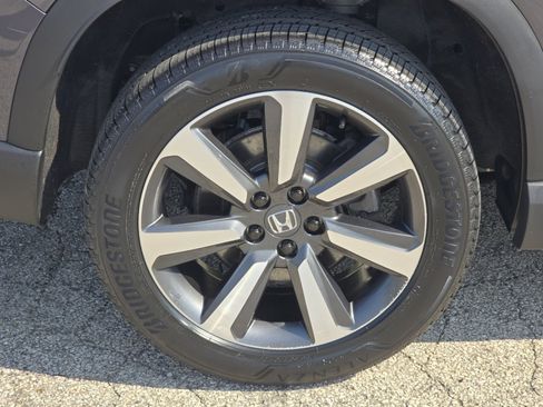 Certified 2024 Honda Pilot Touring image 12