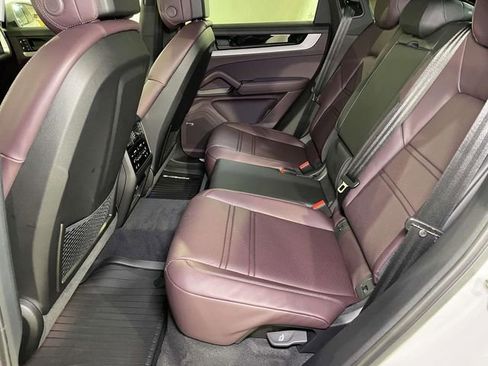 New 2026 Porsche Cayenne Coupe image 19