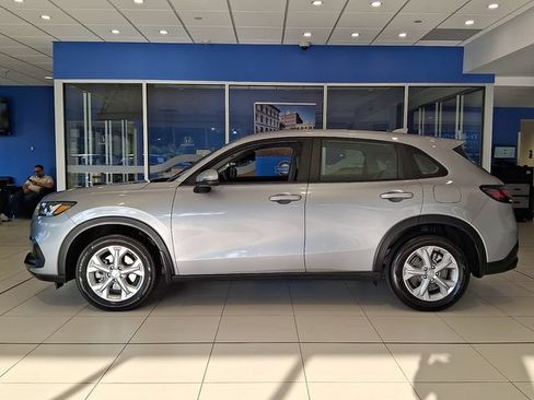 Used 2023 Honda HR-V LX image 9