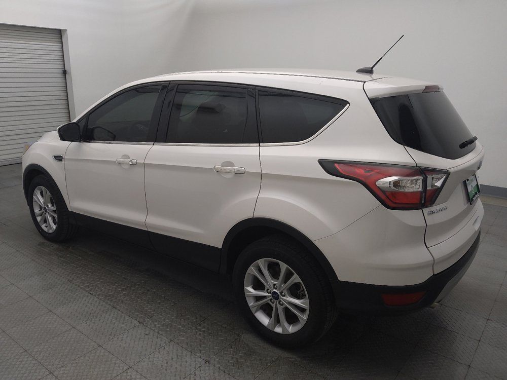 Used 2017 Ford Escape SE FWD image 3