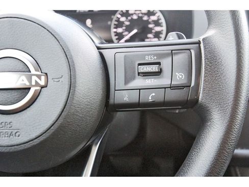 Used 2024 Nissan Pathfinder S image 14